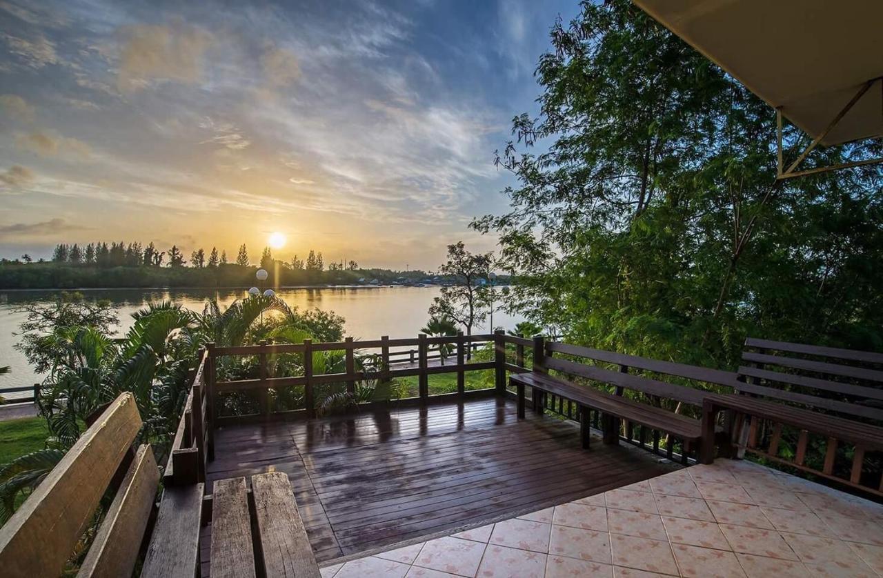 Отель Seaview